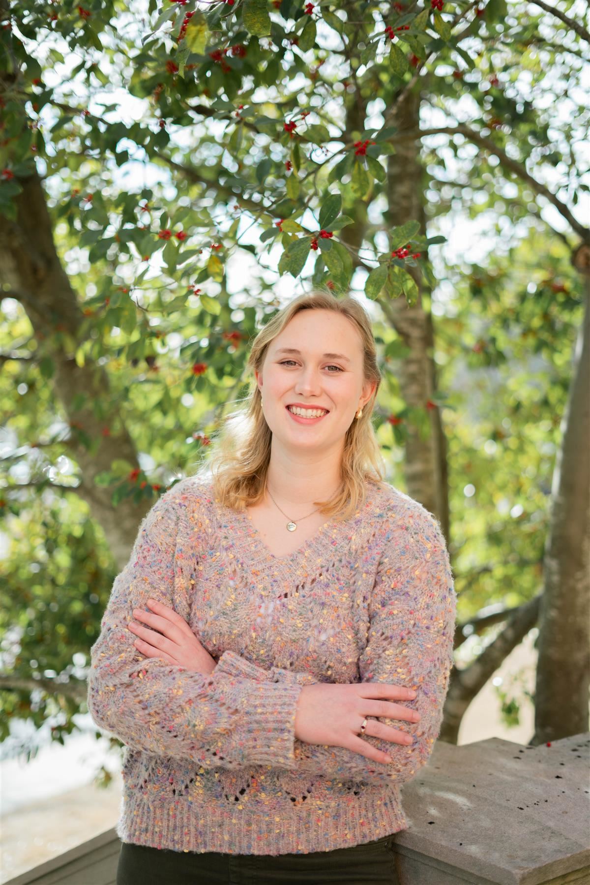 picture of blonde woman smiling